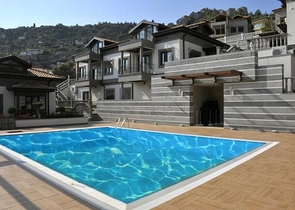 فيلات الرفاهية في مدينة ألانيا بالقرب من القلعة 