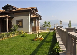 فيلات الرفاهية في مدينة ألانيا بالقرب من القلعة 