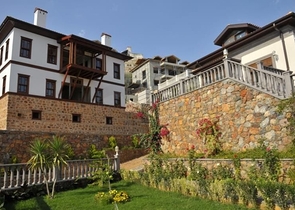 فيلات الرفاهية في مدينة ألانيا بالقرب من القلعة 