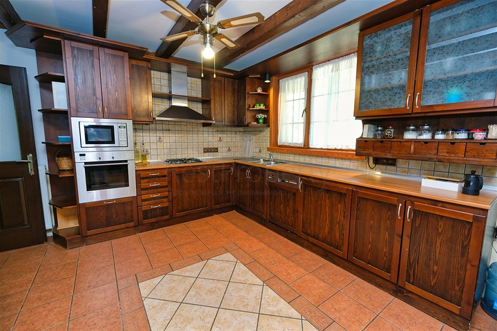 فيلا 6+1 في كيمير-منطقة أنطاليا 