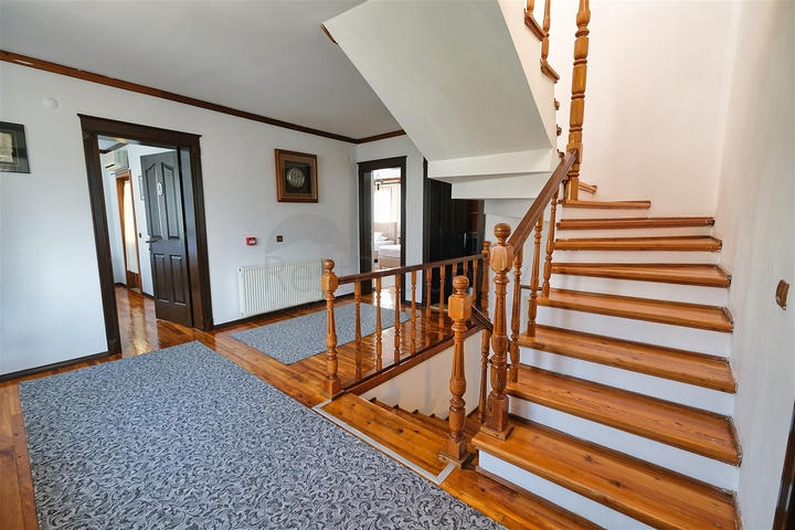 فيلا 6+1 في كيمير-منطقة أنطاليا 