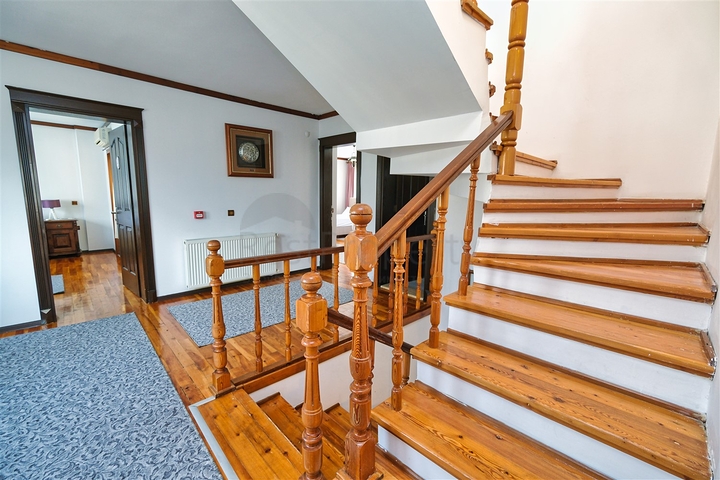 فيلا 6+1 في كيمير-منطقة أنطاليا 