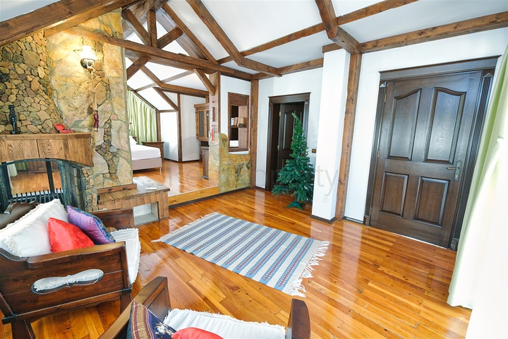 فيلا 6+1 في كيمير-منطقة أنطاليا 