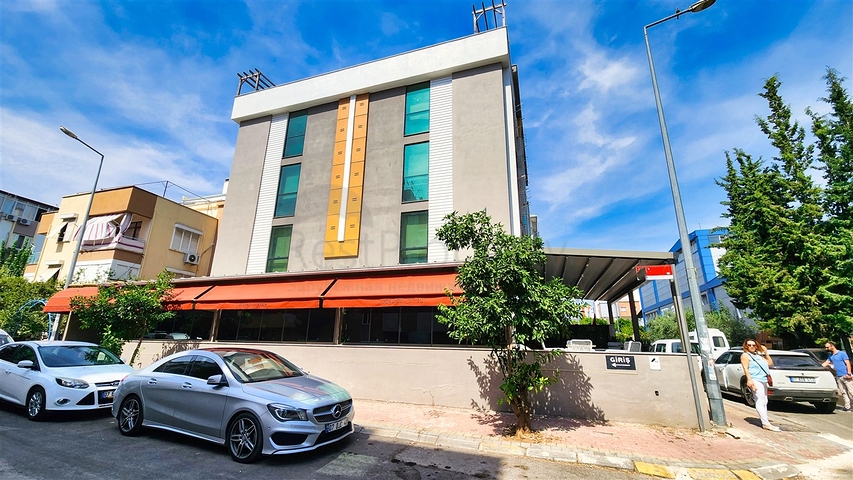 فندق من 57 غرفة في منطقة كيبيز-أنطاليا للبيع. 