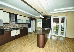 شقة 4 + 1 في حي سيتيلر أنطاليا 