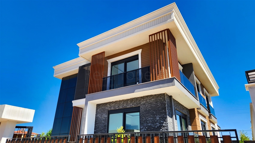 فيلا 4+1 في دوشيمالتي-منطقة أنطاليا 