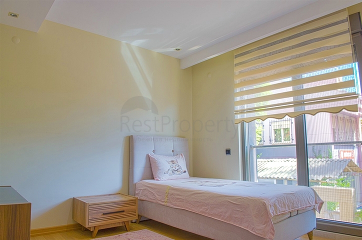 شقة دوبلكس 4 + 1 في حي زيومريوت - أنطاليا 