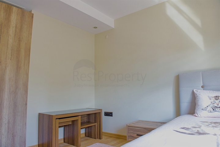 شقة دوبلكس 4 + 1 في حي زيومريوت - أنطاليا 