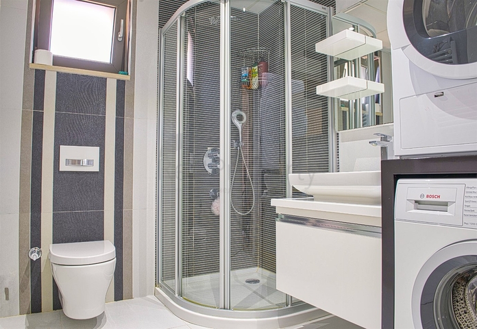 شقة دوبلكس 4 + 1 في حي زيومريوت - أنطاليا 