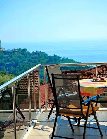 شقق و بنتهاوس بإطلالات بانورامية ساحرة على البحر في منطقة كارجي جاك من ألانيا