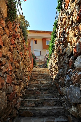 شقق و بنتهاوس بإطلالات بانورامية ساحرة على البحر في منطقة كارجي جاك من ألانيا