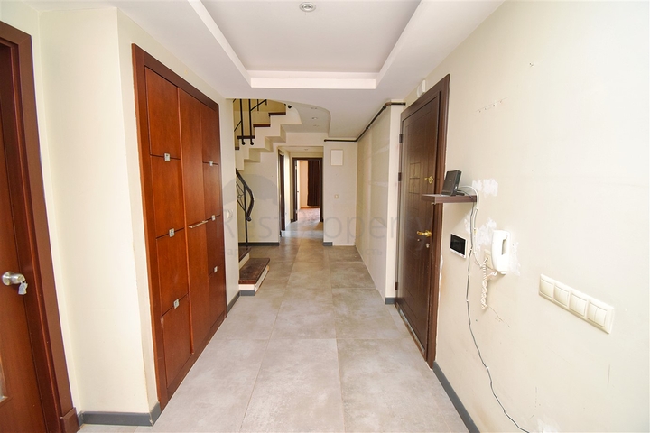 شقة 4+1 في حي أولوش-أنطاليا 