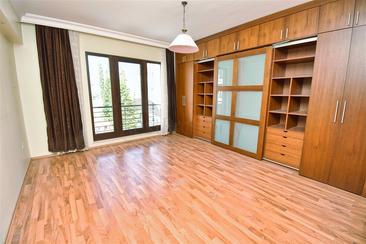 شقة 4+1 في حي أولوش-أنطاليا 