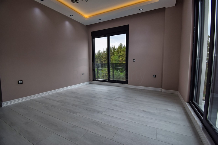 فيلا 5+1 في دوشيمالتي-منطقة أنطاليا 