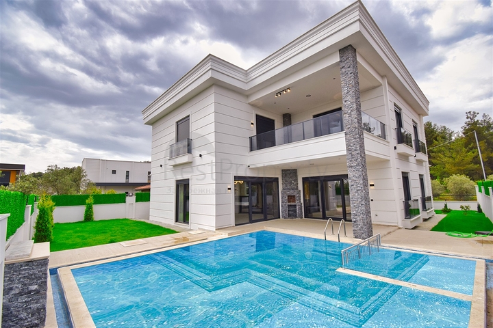 فيلا 5+1 في دوشيمالتي-منطقة أنطاليا 