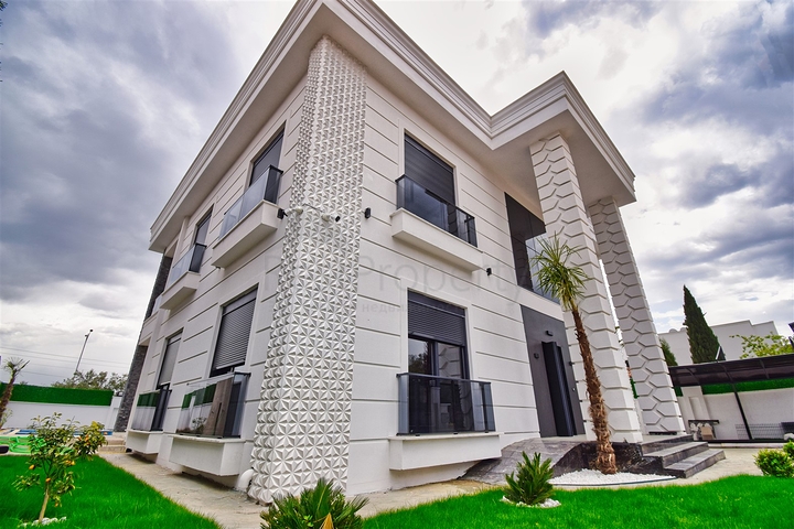 فيلا 5+1 في دوشيمالتي-منطقة أنطاليا 