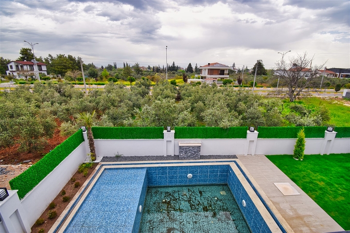 فيلا 5+1 في دوشيمالتي-منطقة أنطاليا 
