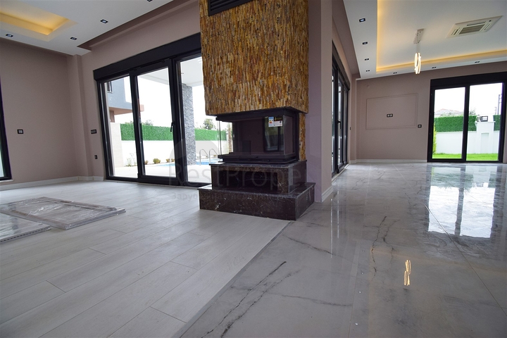 فيلا 5+1 في دوشيمالتي-منطقة أنطاليا 