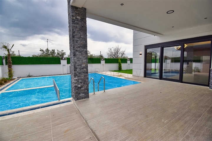 فيلا 5+1 في دوشيمالتي-منطقة أنطاليا 