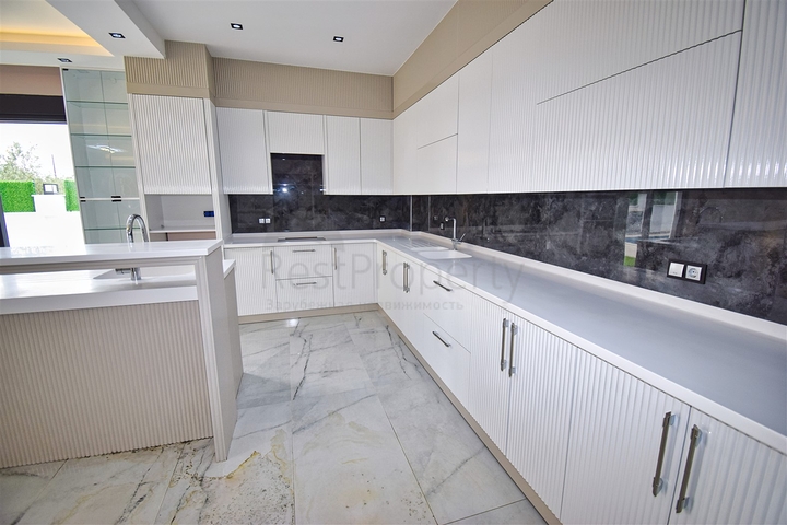 فيلا 5+1 في دوشيمالتي-منطقة أنطاليا 