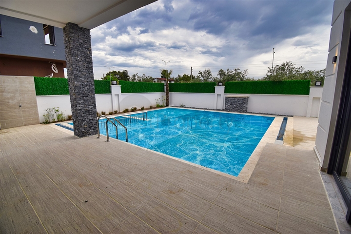 فيلا 5+1 في دوشيمالتي-منطقة أنطاليا 