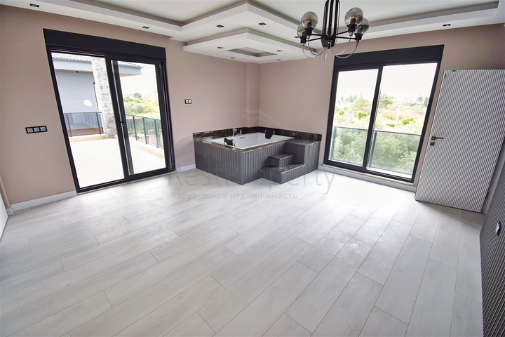 فيلا 5+1 في دوشيمالتي-منطقة أنطاليا 