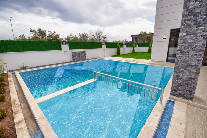 فيلا 5+1 في دوشيمالتي-منطقة أنطاليا 