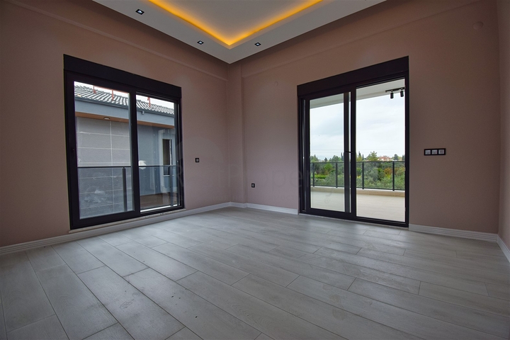 فيلا 5+1 في دوشيمالتي-منطقة أنطاليا 