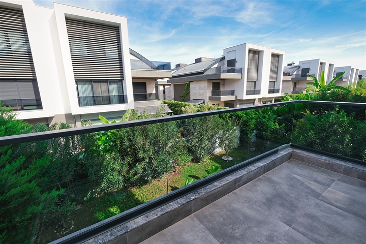 فيلا 5+1 في مولايوسوف - حي أنطاليا 