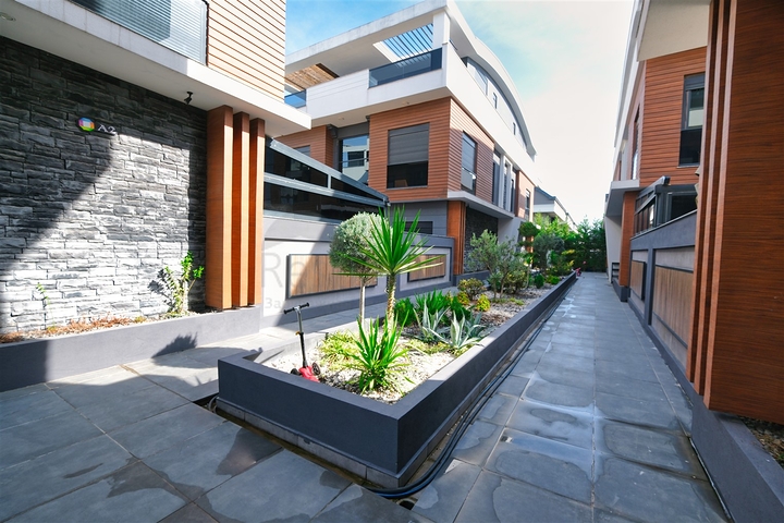 فيلا 5+1 في مولايوسوف - حي أنطاليا 