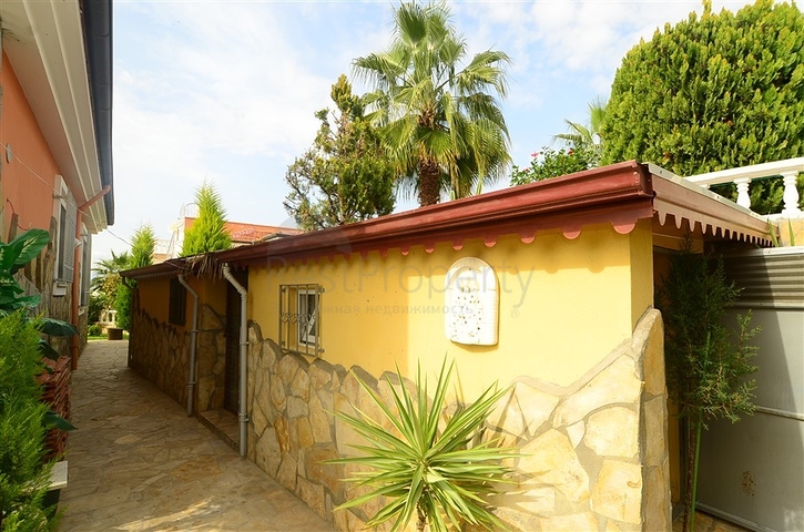 فيلا مع مسبح في محمودلار