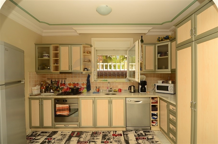 فيلا مع مسبح في محمودلار