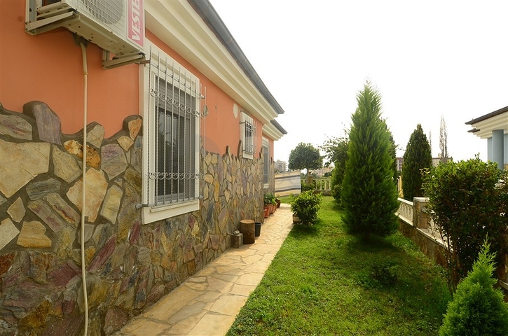 فيلا مع مسبح في محمودلار