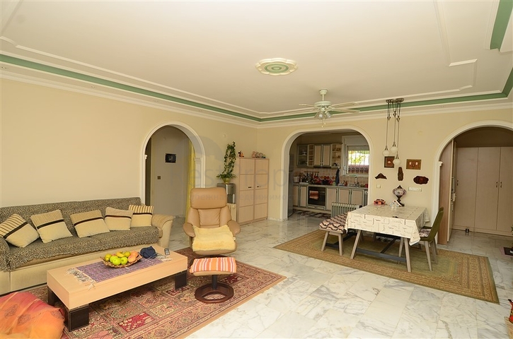 فيلا مع مسبح في محمودلار