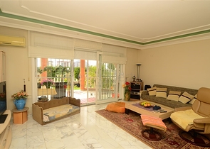 فيلا مع مسبح في محمودلار