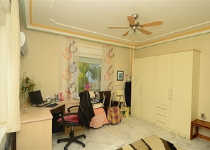 فيلا مع مسبح في محمودلار