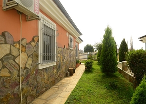 فيلا مع مسبح في محمودلار