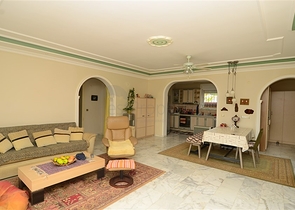 فيلا مع مسبح في محمودلار