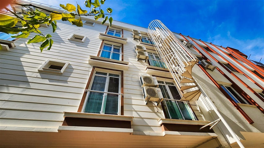 مجمع سكني مع 14 غرفة في منطقة كيبيز-أنطاليا للبيع 