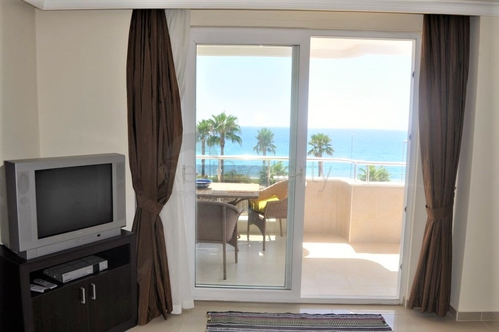 شقق على الساحل الأول في محمودلار