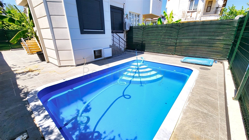 فيلا 4 + 1 في منطقة بيليك أنطاليا 