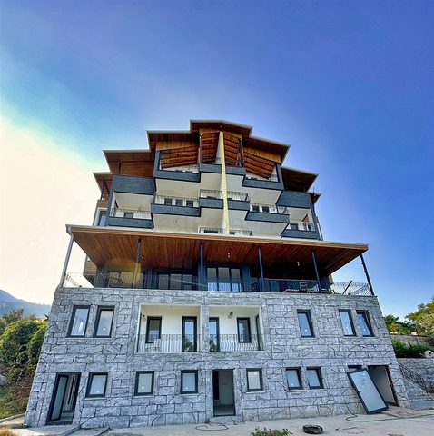 فندق مع 20 غرفة و 10 بنغل في منطقة كونيالتي - أنطاليا الخلابة للبيع.  