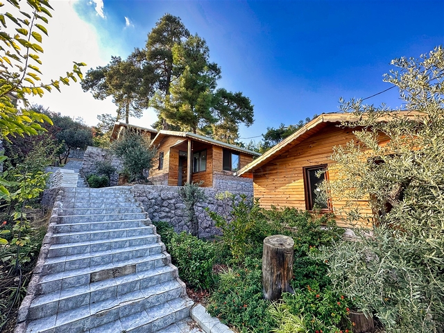 فندق مع 20 غرفة و 10 بنغل في منطقة كونيالتي - أنطاليا الخلابة للبيع.  