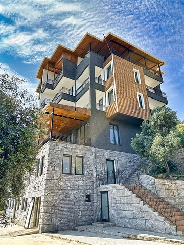 فندق مع 20 غرفة و 10 بنغل في منطقة كونيالتي - أنطاليا الخلابة للبيع.  