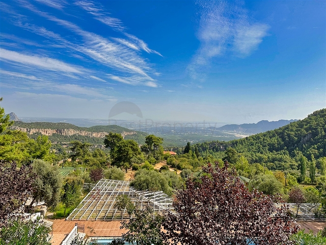 فندق مع 20 غرفة و 10 بنغل في منطقة كونيالتي - أنطاليا الخلابة للبيع.  