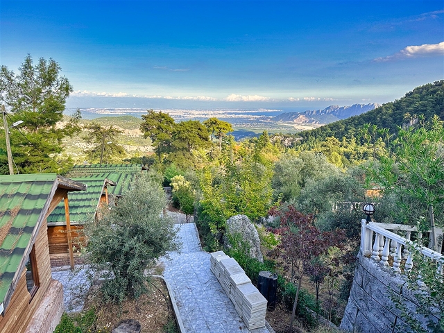 فندق مع 20 غرفة و 10 بنغل في منطقة كونيالتي - أنطاليا الخلابة للبيع.  