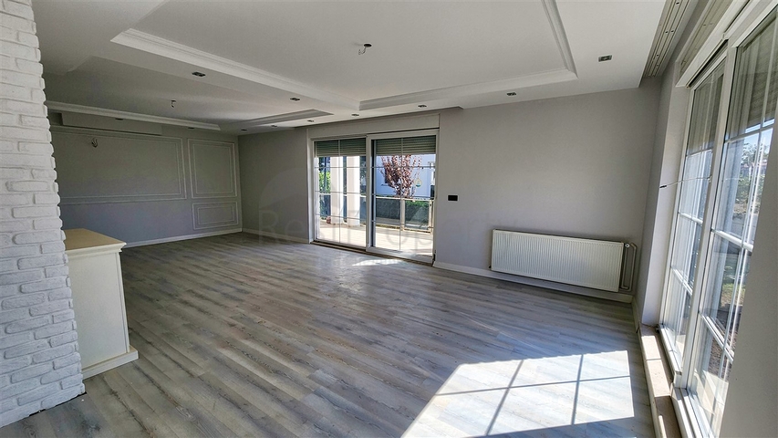 فيلا 5+1 في دوشيمالتي-منطقة أنطاليا 