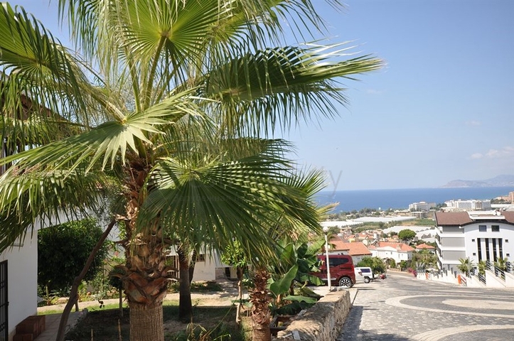 فيلا مفروشة مطلة على البحر 