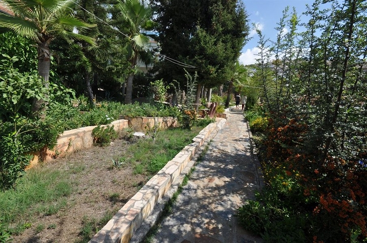 فيلا مفروشة مطلة على البحر 