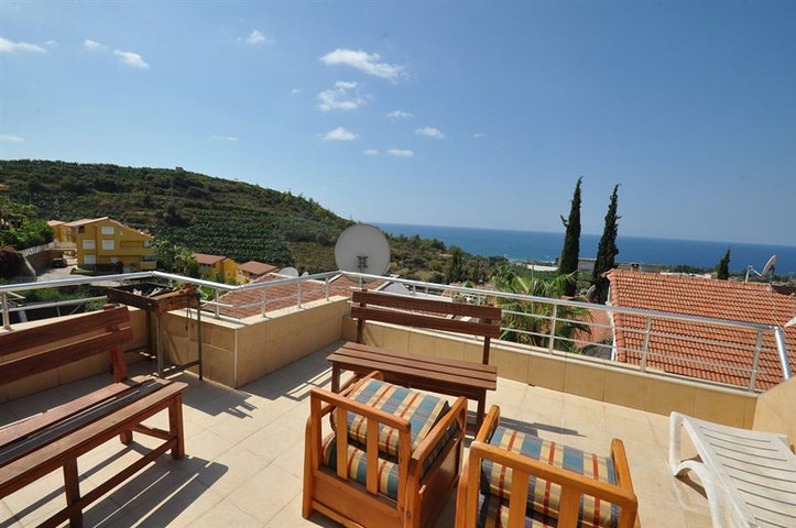 فيلا مفروشة مطلة على البحر 